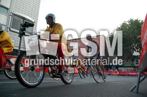 Schrittmacher mit Rennfahrer.JPG